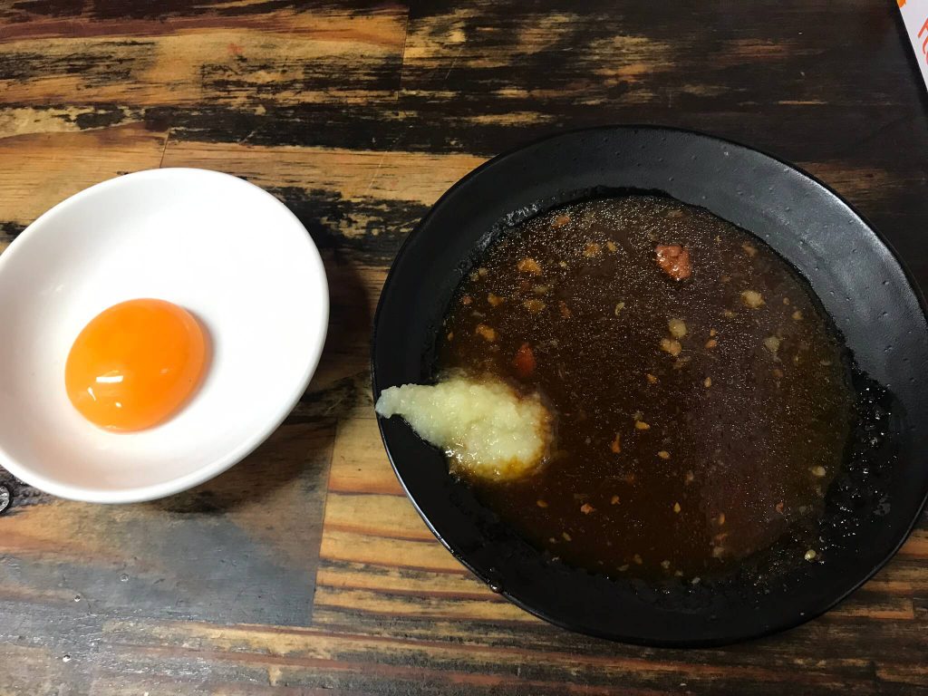 ぶっかけラーメンのタレ・卵黄