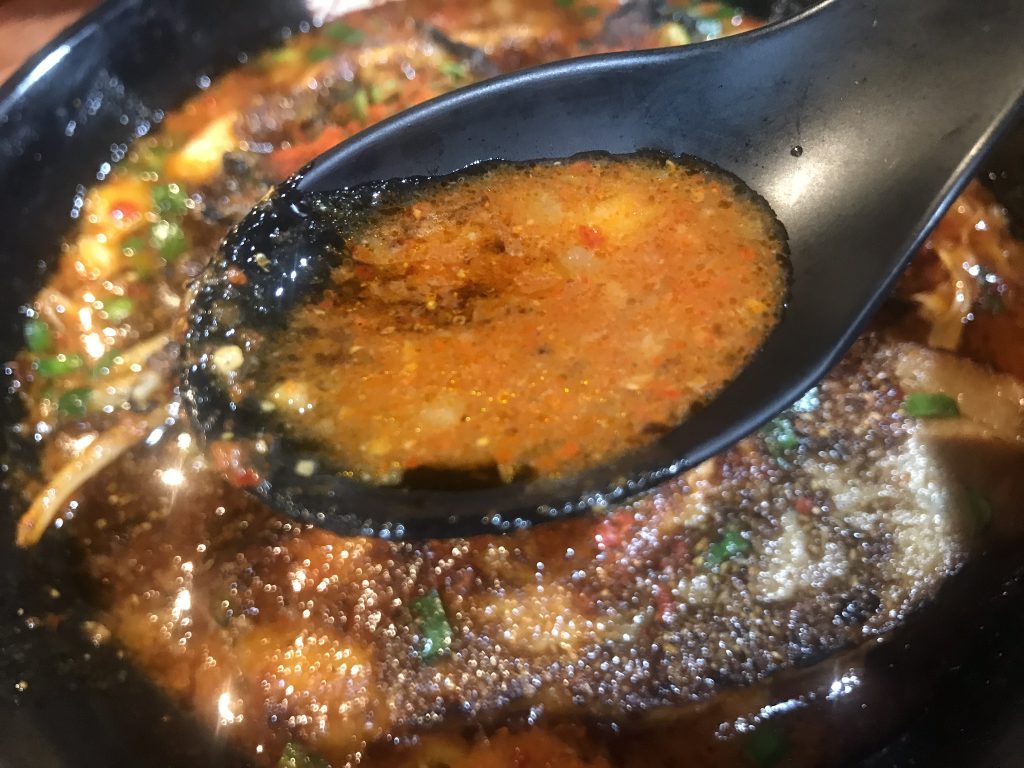 四川風辛みそラーメン「赤」スープ