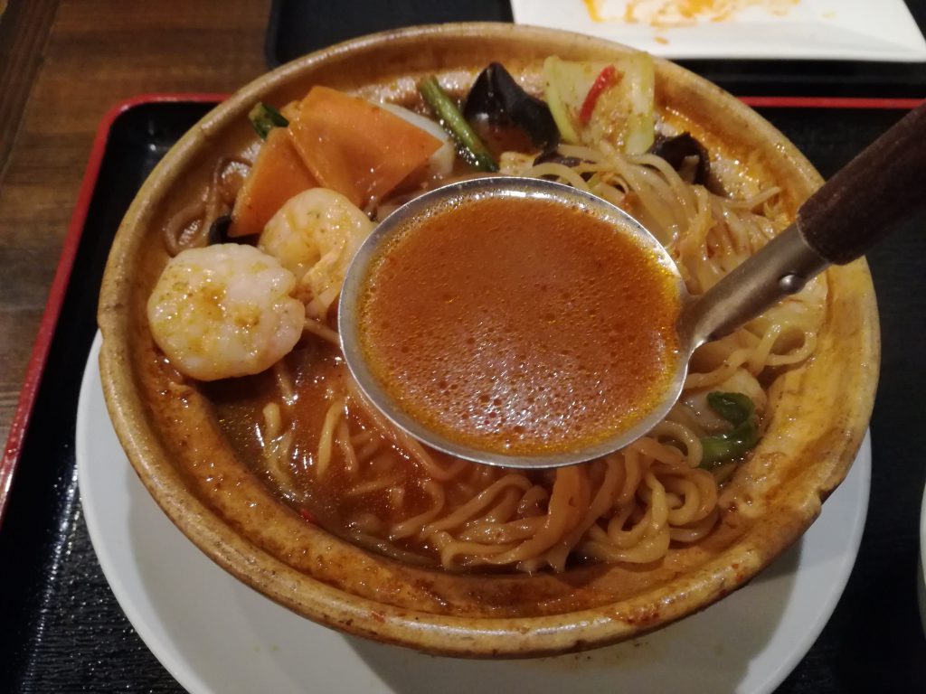 四川麻辣海鮮土鍋麺スープ