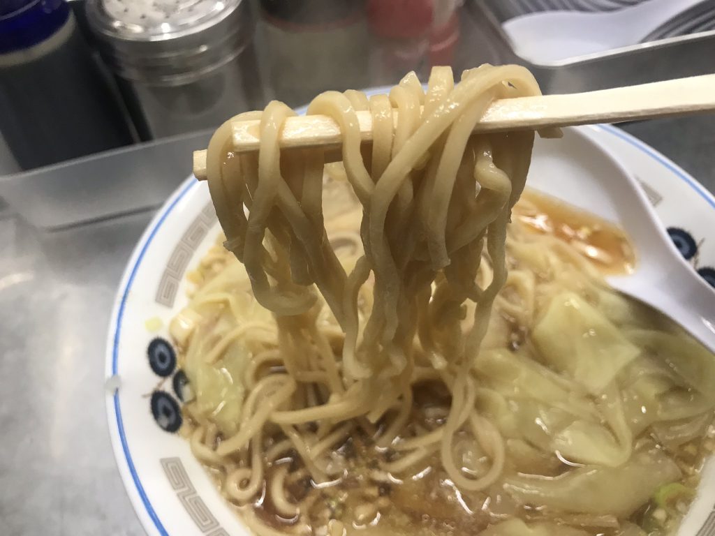 ワンタンメン　麺